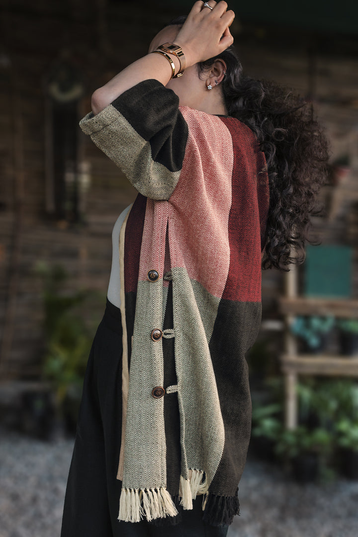 Kimono – Multicolour, side view showing the buttoned side seam