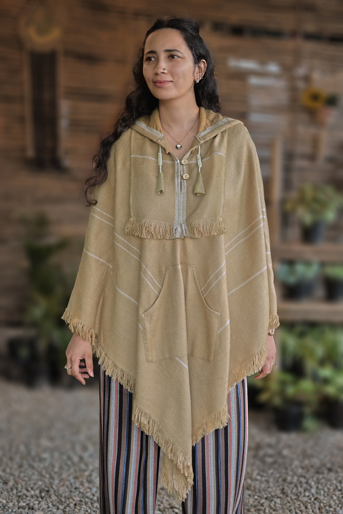 Poncho with Pocket – Sand Beige, front view with the pouch pocket